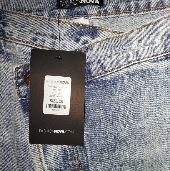 Fashion nova crossover straight leg jeans light bluewash - Picture 5 of 6